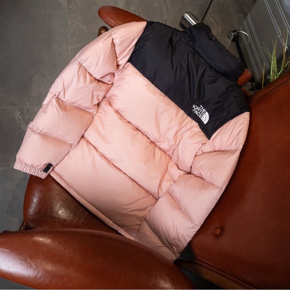 The North Face Black and Pink Puffer Jacket - Picture 5 of 8